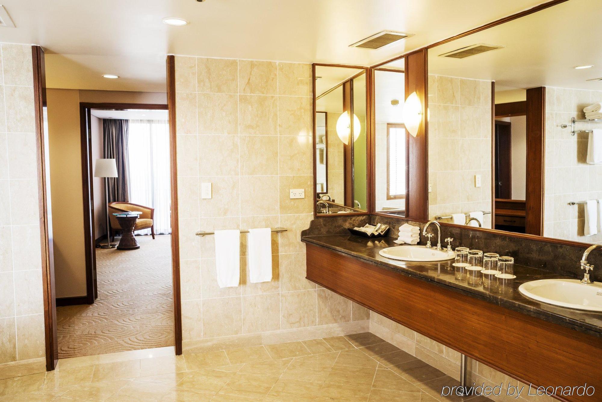 Crown Hotel Port Moresby Zewnętrze zdjęcie
